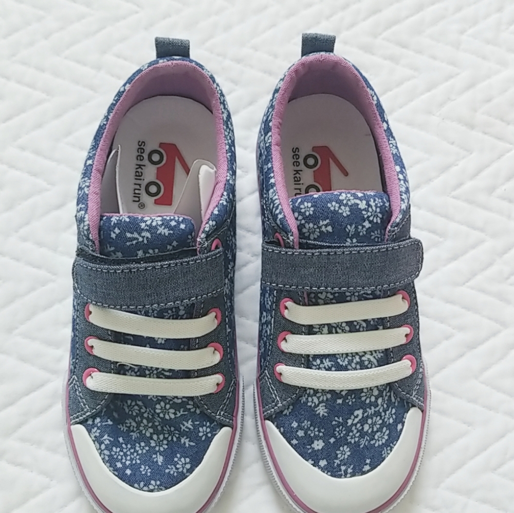 See Kai Run Kristin Blue Flowers New in Box